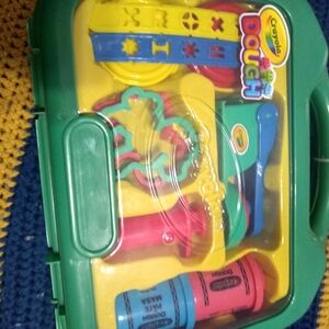 Crayola Dough Play Set - Green and Yellow